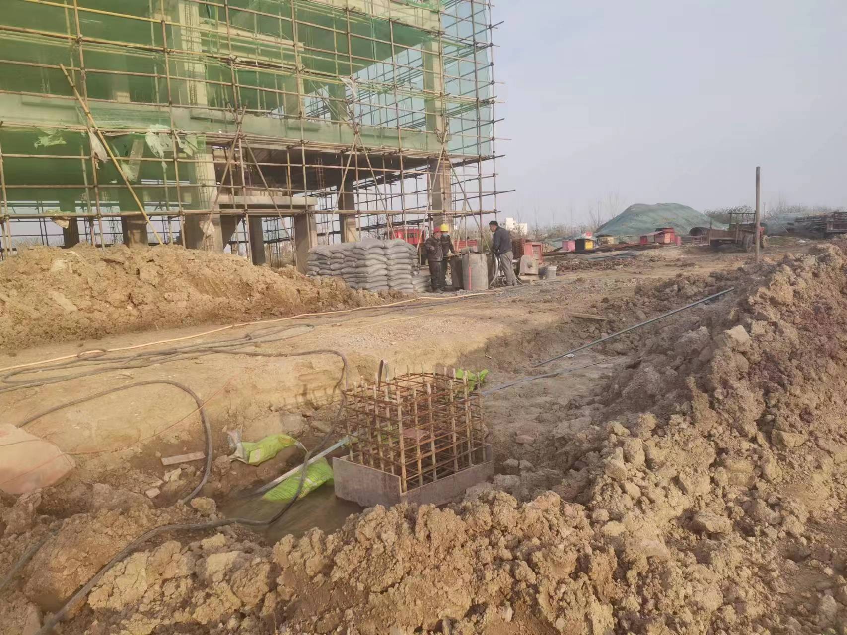 甘泉当桥梁出现裂缝的时候应该及时加固修补